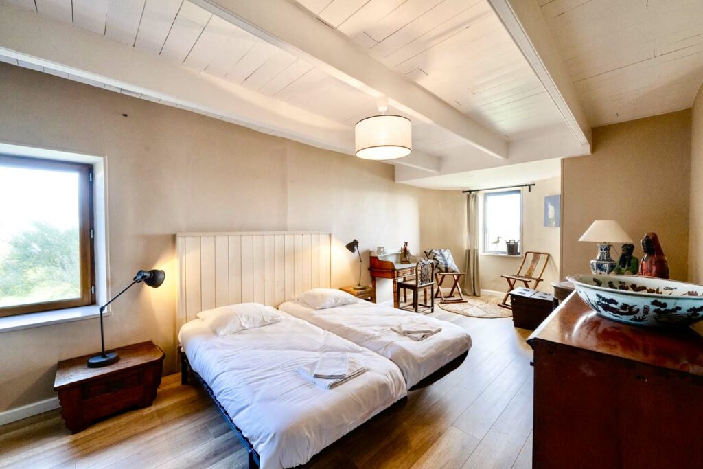 Chambre principale de la maison de l’île de Sieck, location sur une île privée en Bretagne